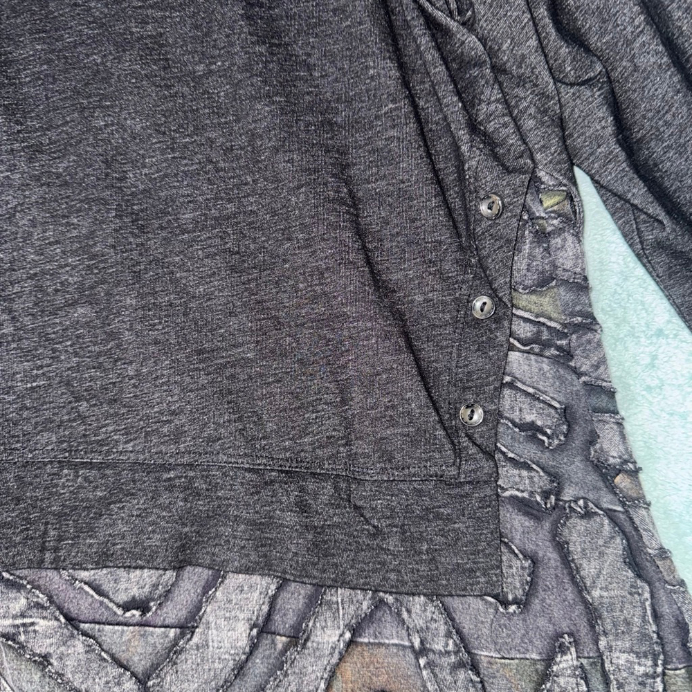 Women's Parsley & Sage Gray Black Tunic Top Size 1x Boho Patterned Artsy Button - Picture 5 of 12